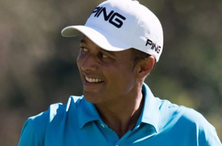 Back-to-back birdies carry Atwal into the weekend at Barracuda