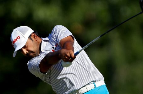Lahiri grinds it out in swirling conditions, stays at T-7th at Sanderson Farms