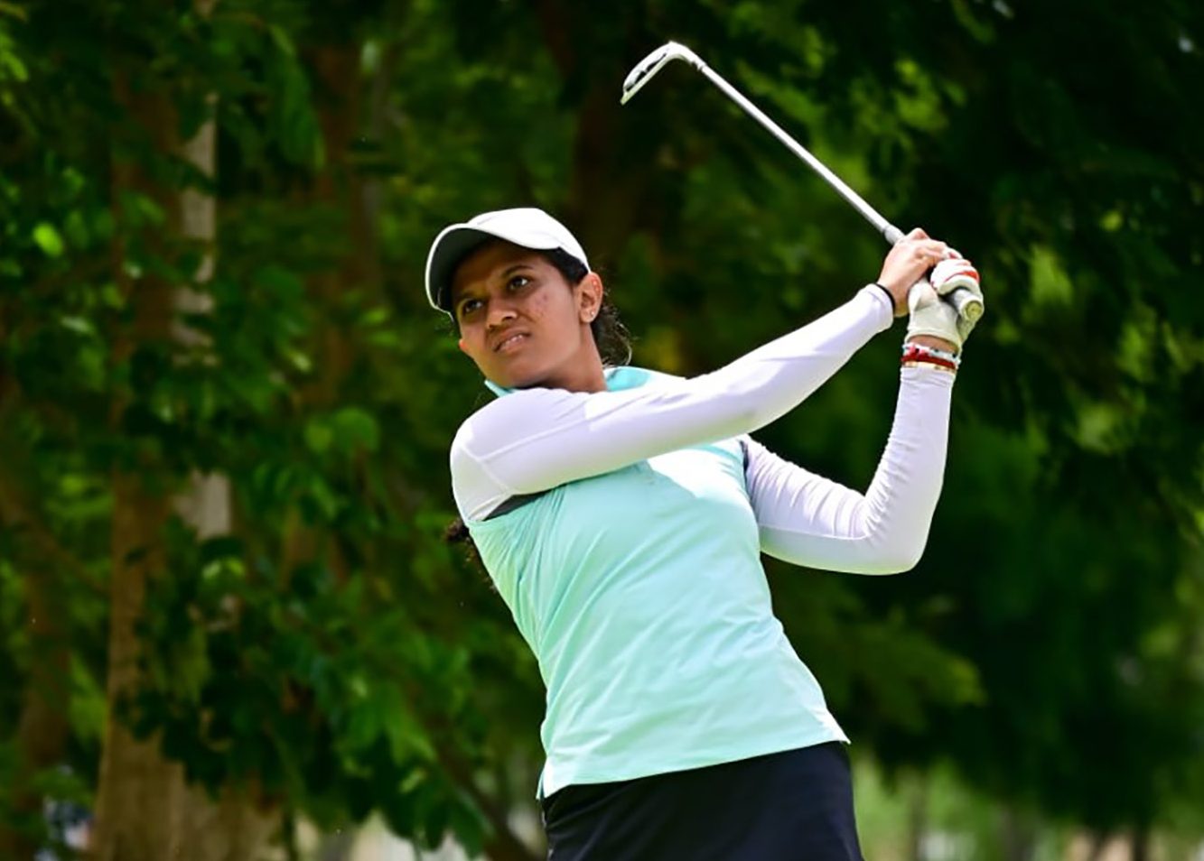 Pranavi rallies to get back into contention at the 8th leg of the Hero WPGT