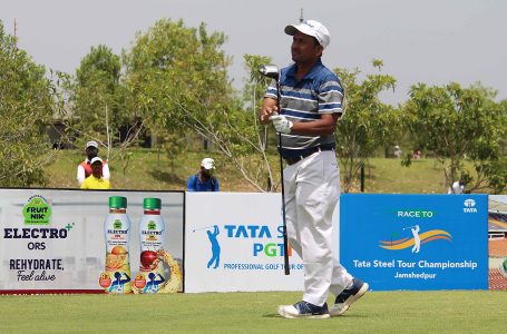 Gritty Shamim holds on to the lead in Ahmedabad Open