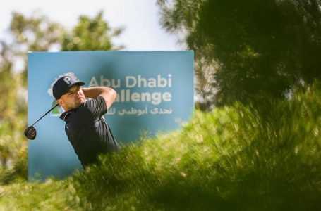 Lewis pulls clear at Abu Dhabi Challenge